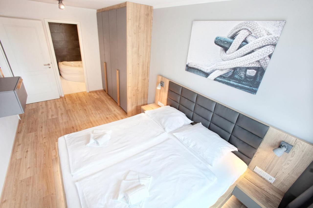 Marina Apartments เรเกนส์บวร์ก ภายนอก รูปภาพ